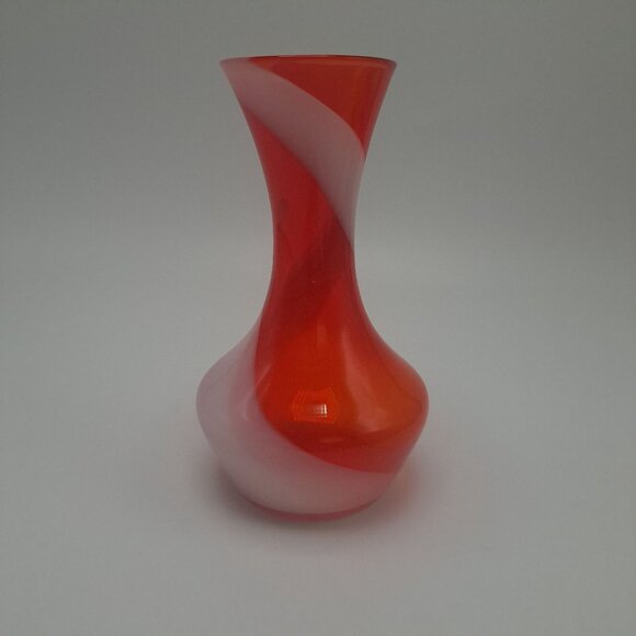Art Glass Bud Vase Red White Swirl Japan Radio Glass - Picture 2 of 10